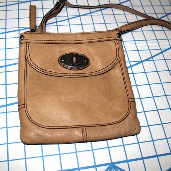 Fossil Tan Pebbled Leather Crossbody Bag - Picture 1 of 8